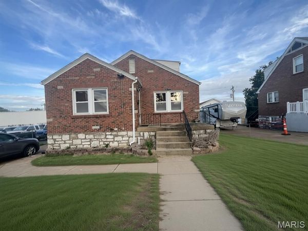 9010 Eden Avenue, Affton, MO 63123
