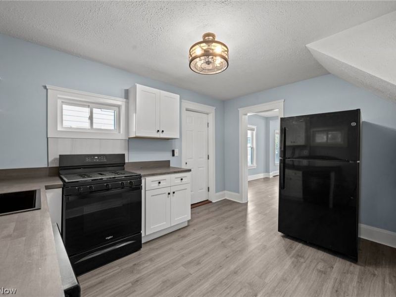 1424 Starkweather Avenue, Cleveland, OH 44113 Photo 8