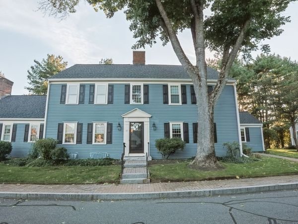 18 Muster Court, Unit 18, Lexington, MA 02420