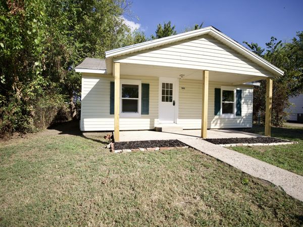 509 S Broadway Street, Grove, OK 74344