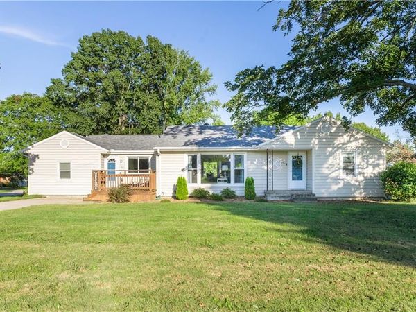 1402 S English Avenue, Marshall, MO 65340