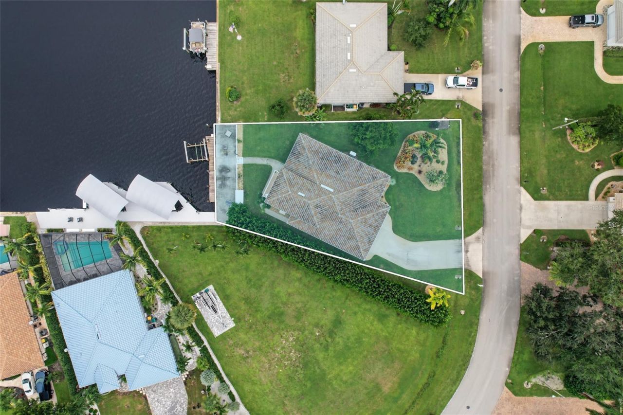 111 Newport Cay , Naples, FL 34114 Photo