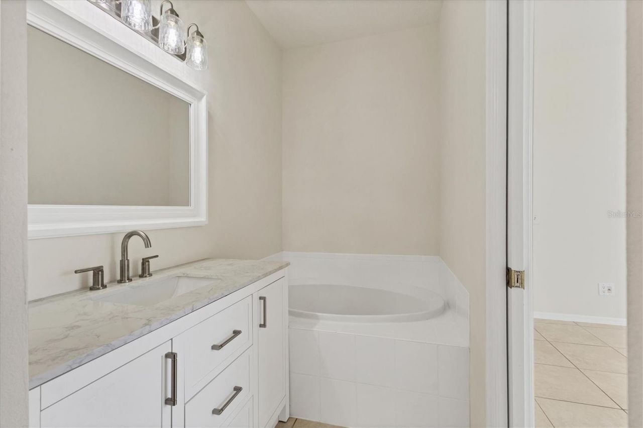 4104 Crabtree Avenue , Sarasota, FL 34233 Photo
