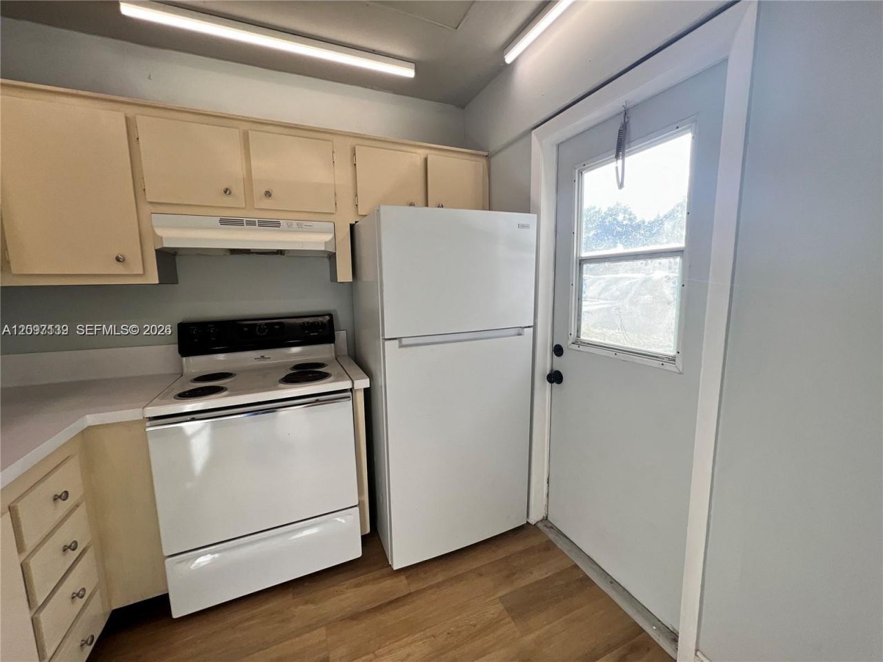 3530 NW 52nd Ave, Unit 403, Lauderdale Lakes, FL 33319 Photo