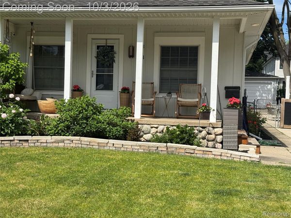 313 N Castell Avenue, Rochester, Mi 48307