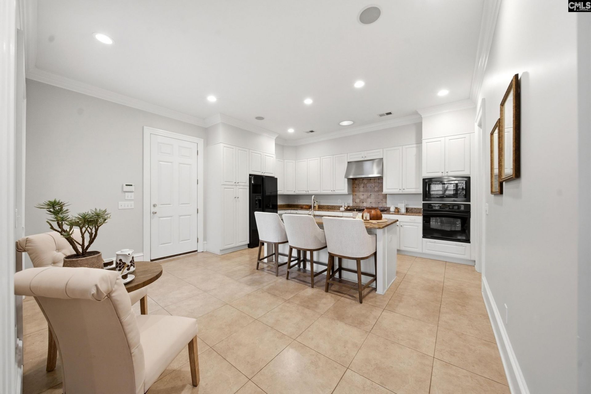 2 Highbourne Court  Photo 11