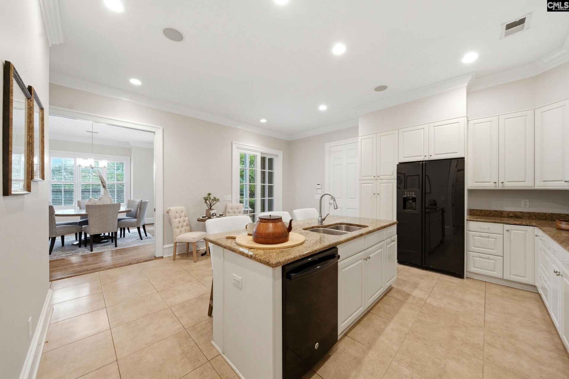 2 Highbourne Court  Photo 13