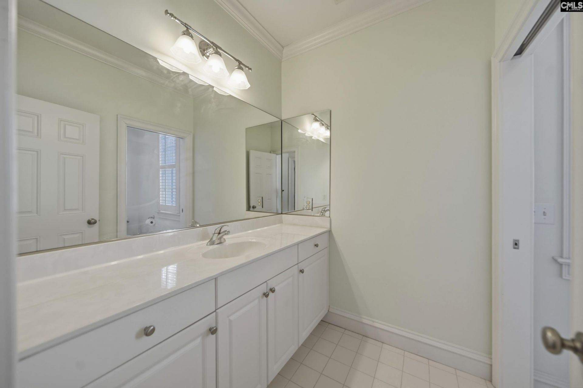2 Highbourne Court  Photo 23