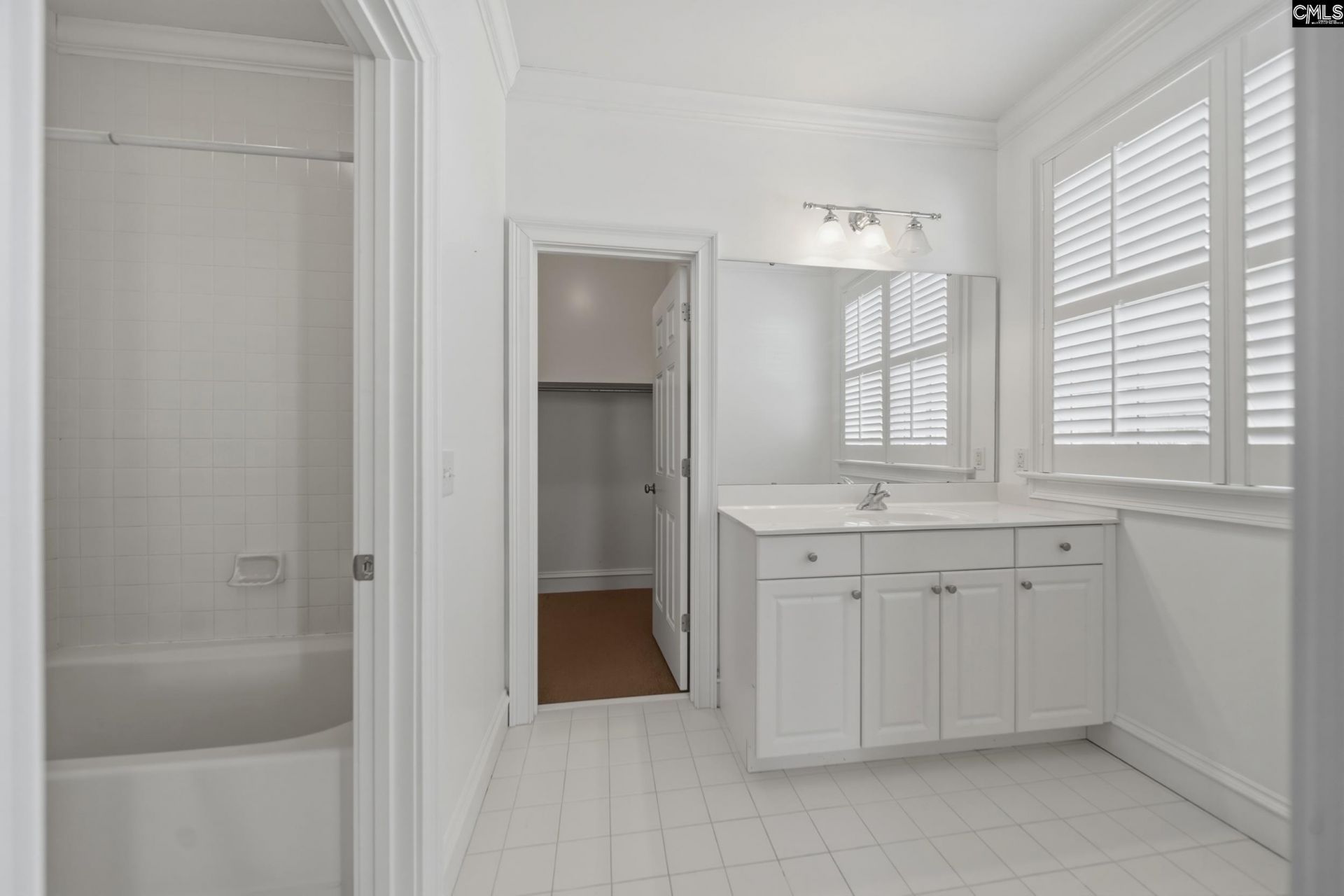2 Highbourne Court  Photo 25