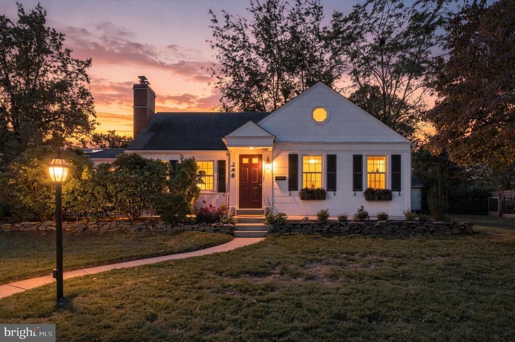 246 LENOX RD, HAVERTOWN, PA 19083