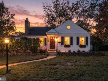 246 LENOX RD, HAVERTOWN, PA 19083