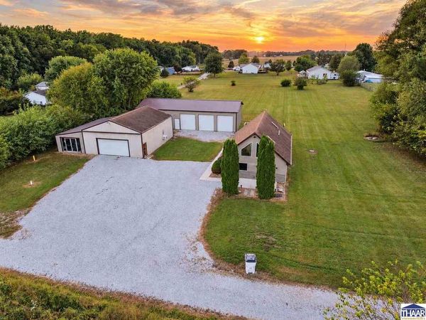 8041 S Crowfoot Place, Terre Haute, IN 47802