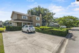1910 Greenoaks Drive  photo 4