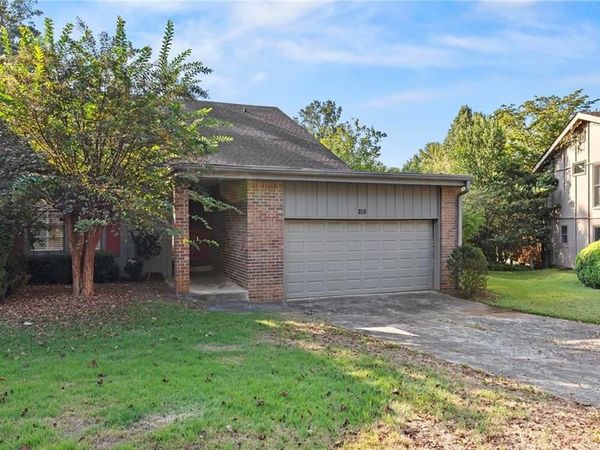 215 Leeward Lane , Roswell, GA 30076