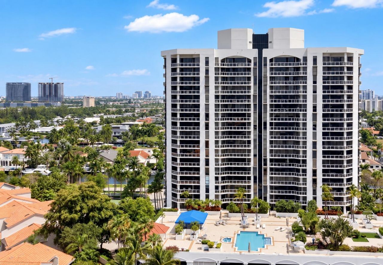 3600 Yacht Club Drive, Unit 102, Aventura, FL 33180 Photo