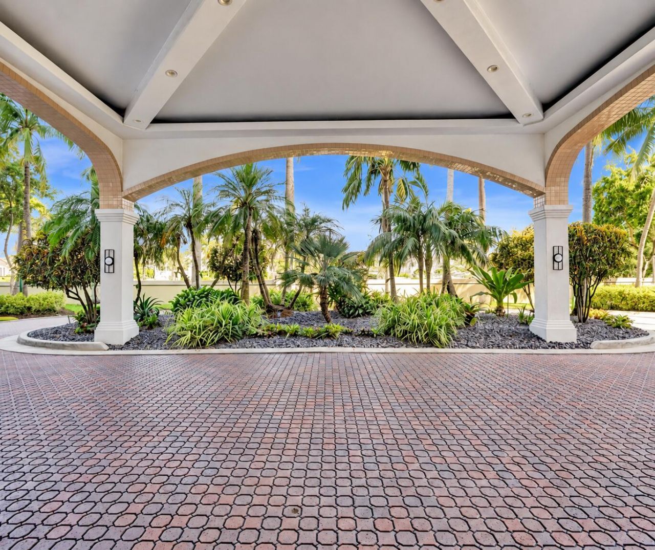 3600 Yacht Club Drive, Unit 102, Aventura, FL 33180 Photo