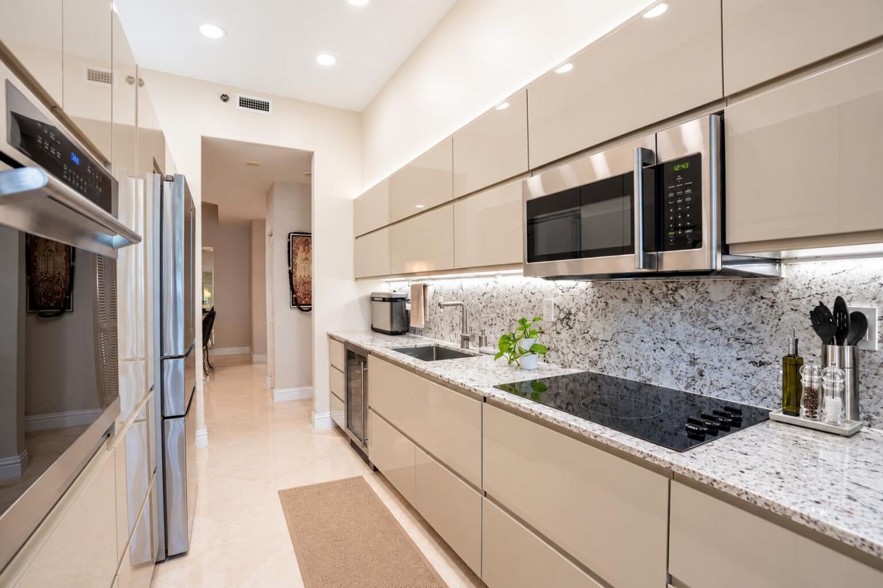 3600 Yacht Club Drive, Unit 102, Aventura, FL 33180 Photo