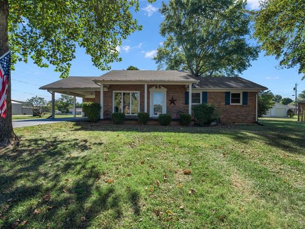 902 N Dixie Highway , Cave City, KY 42127