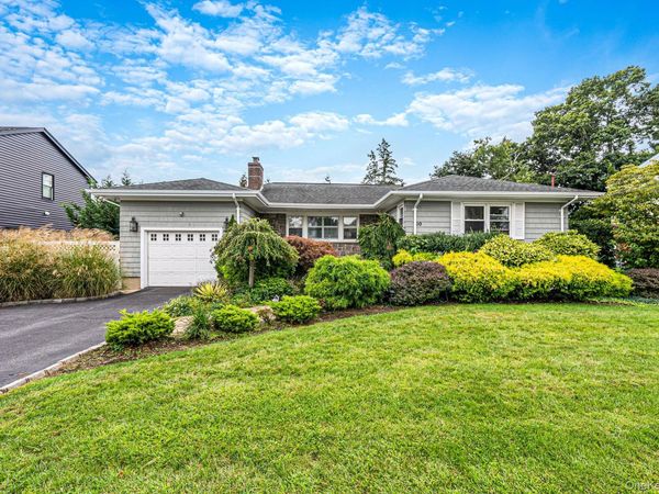 20 Argonne Place , Massapequa, NY 11758