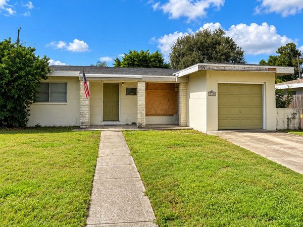 540 SHARON CIRCLE, PORT CHARLOTTE, FL 33952