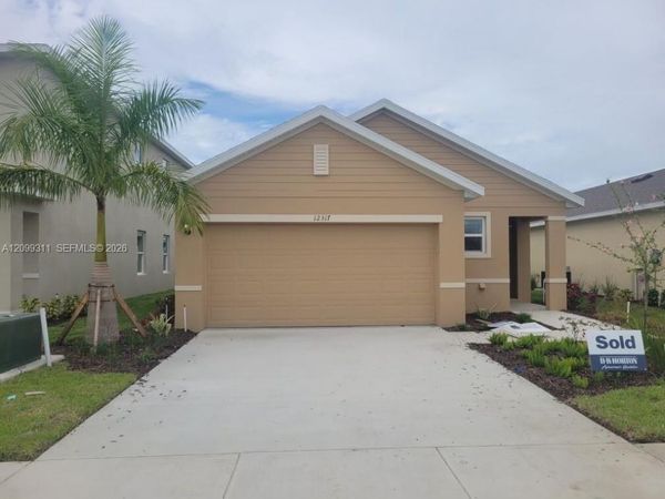 12317 SW Nettuno Way , Port St. Lucie, FL 34987