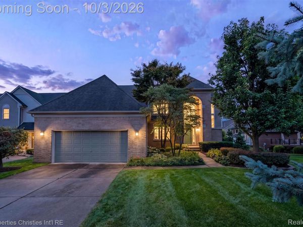 7894 Glacier Club Drive, Washington Township, Mi 48094