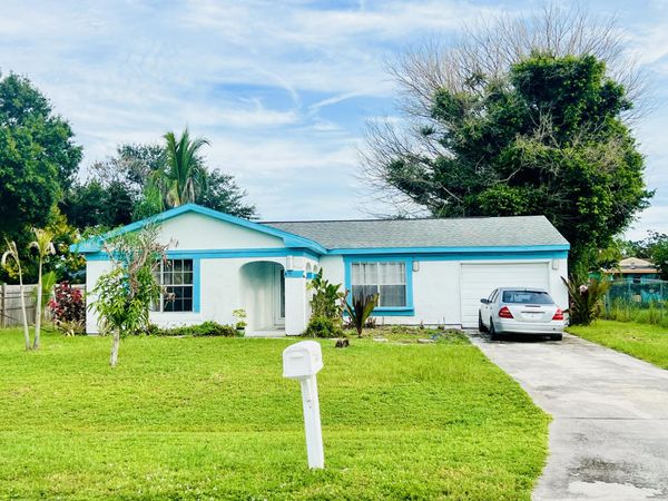 1475 SE Grapeland Avenue, Port St. Lucie, FL 34952
