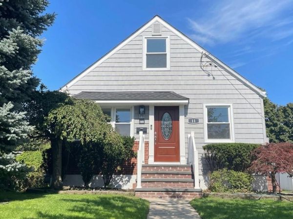 11 Wood Street , Lynbrook, NY 11563
