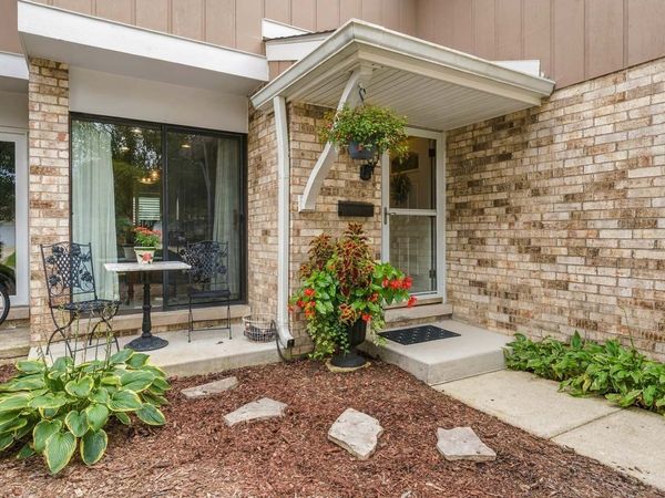 1232 Reading Court, Wheaton, IL 60189