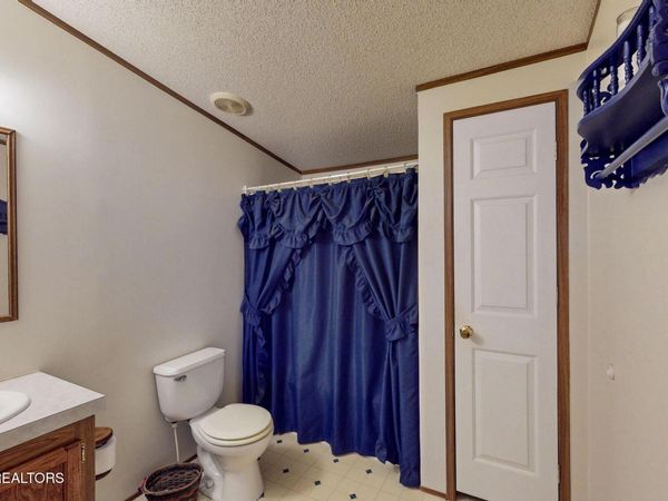 706 Shaw Mountain Rd, Tellico Plains, TN 37385