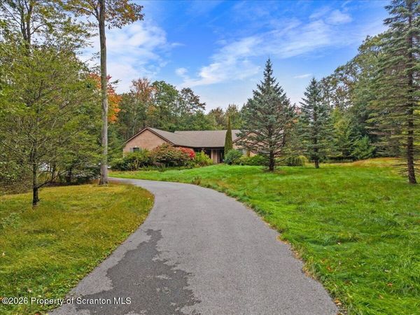 2273 Green Road , Tobyhanna, PA 18466