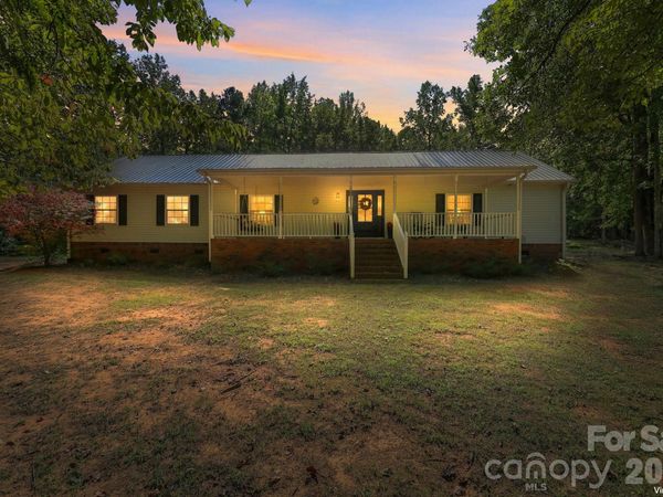 499 Sandy Creek Lane , Lexington, NC 27295