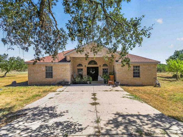 21174 US Highway 281 S, San Antonio, TX 78264