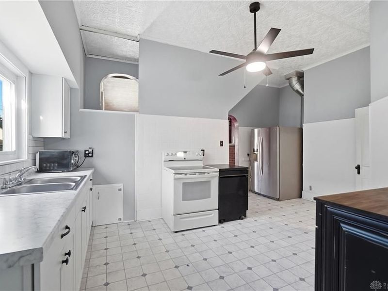 22 S Limestone Street, Jamestown, OH 45335 Photo 13