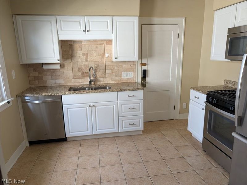 2029 Elbur Avenue, Unit Up, Lakewood, OH 44107 Photo 2