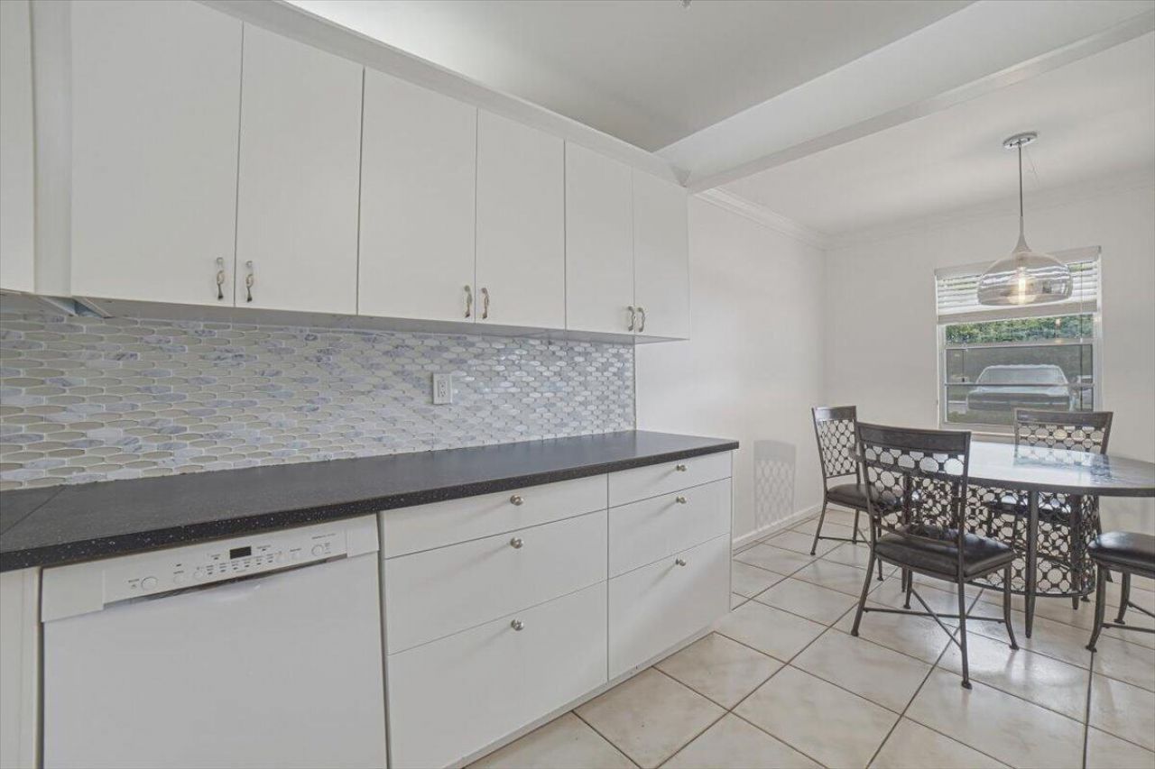 1018 Newcastle A, Unit A, Boca Raton, FL 33434 Photo