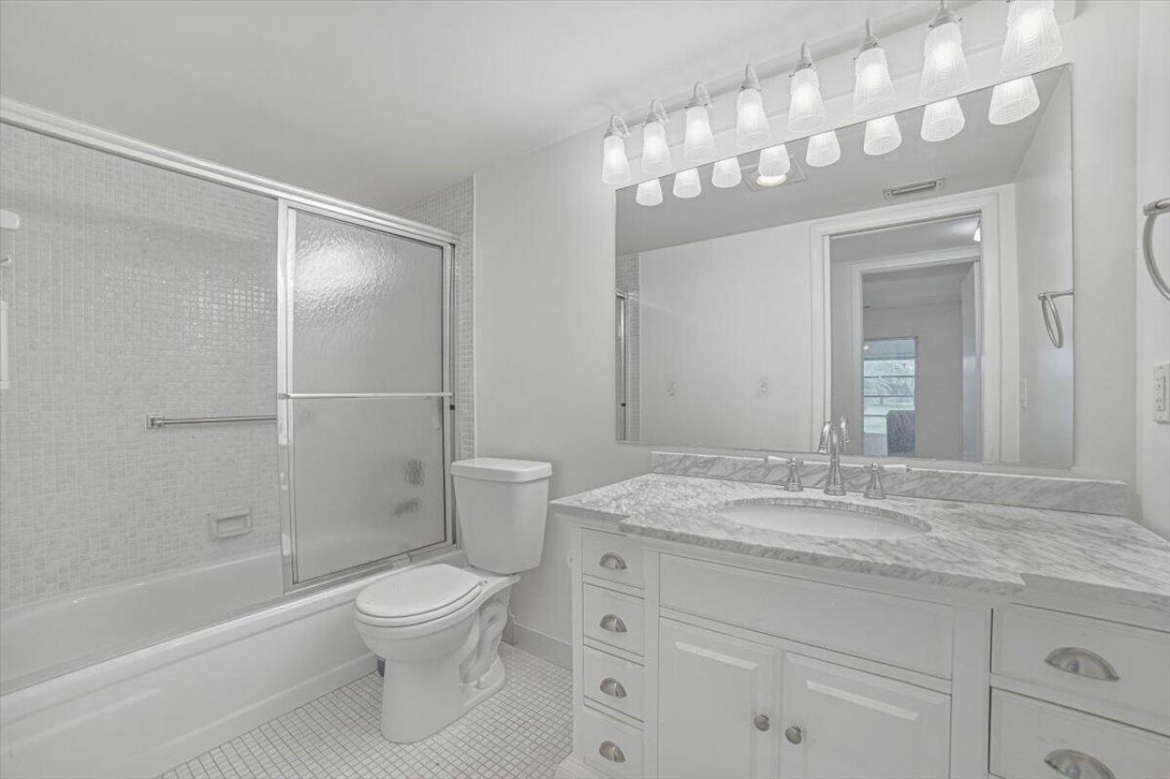 1018 Newcastle A, Unit A, Boca Raton, FL 33434 Photo