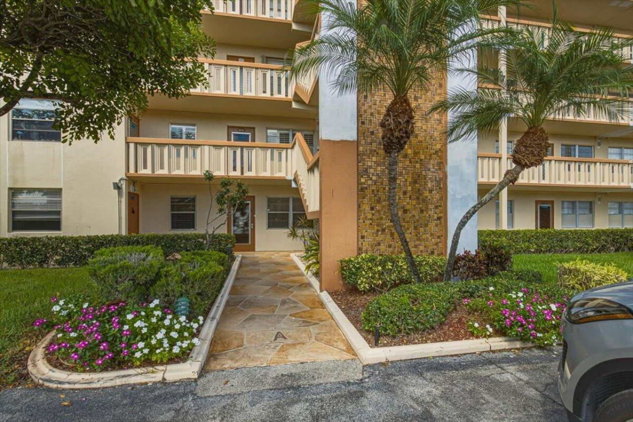 1018 Newcastle A, Unit A, Boca Raton, FL 33434 Photo