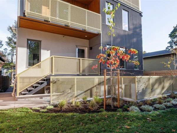 1721 Adanac St, Unit #3, Victoria, BC V8R 2C4