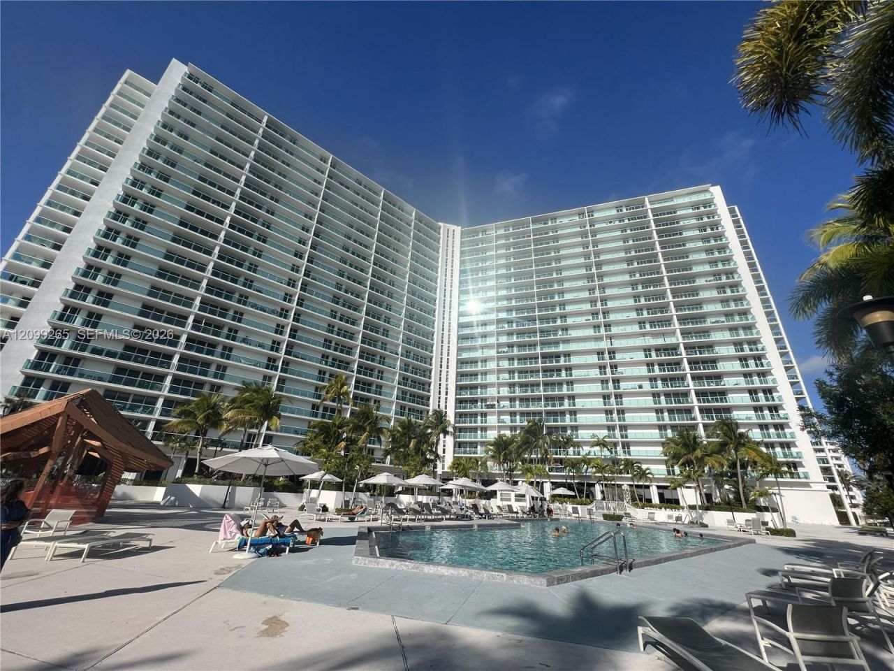 100 Bayview Dr , Unit 2012, Sunny Isles Beach, FL 33160 Photo