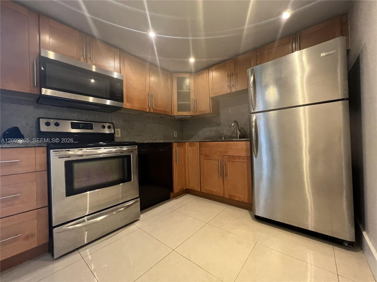 100 Bayview Dr , Unit 2012, Sunny Isles Beach, FL 33160 Photo