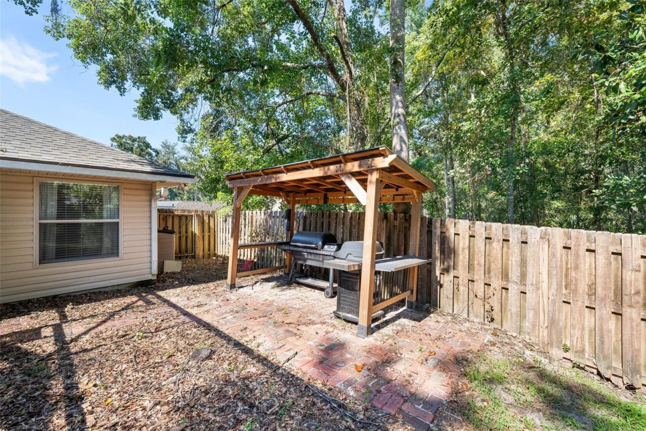 10527 NW 14th Place , Gainesville, FL 32606 Photo