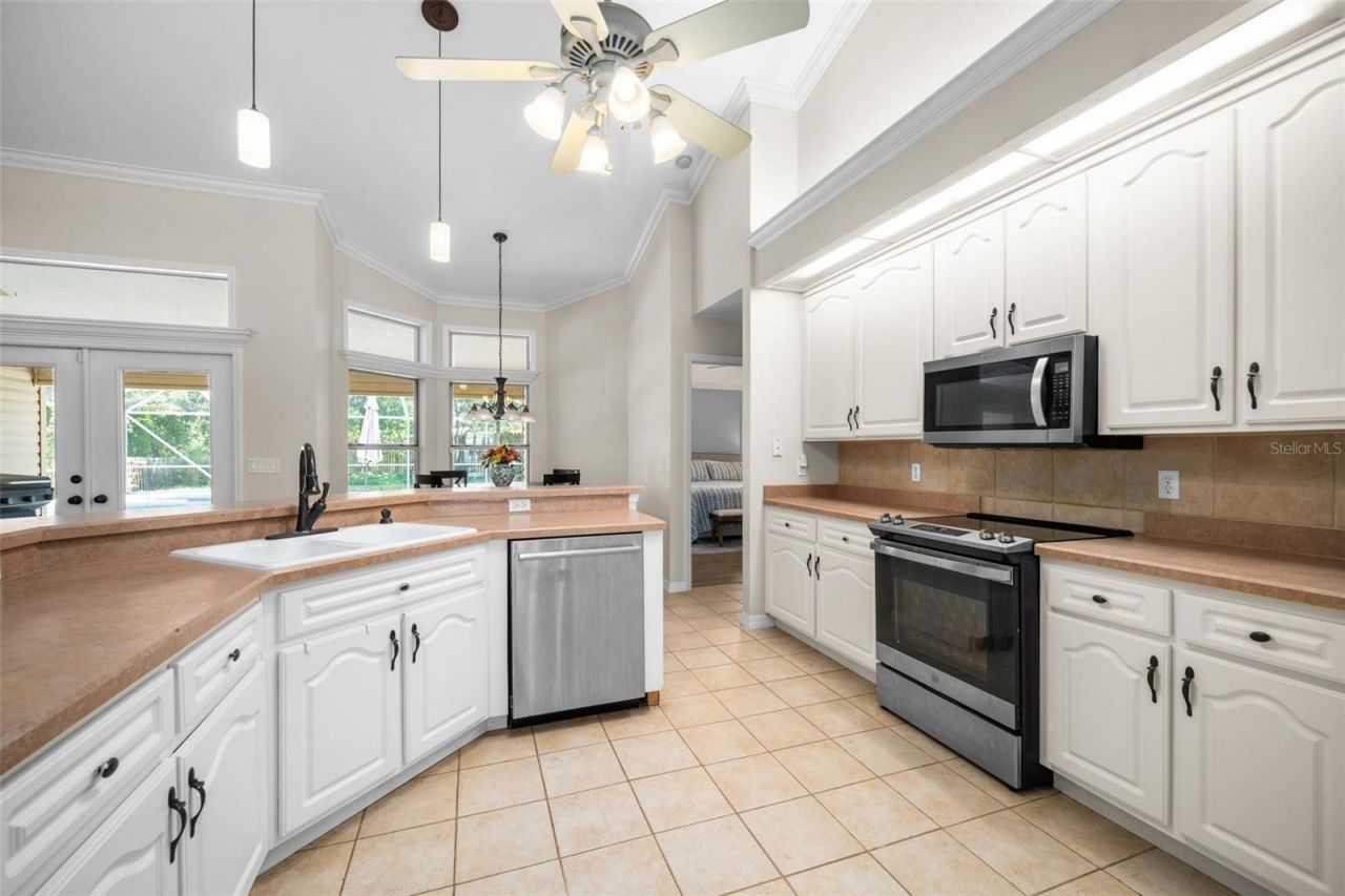 10527 NW 14th Place , Gainesville, FL 32606 Photo