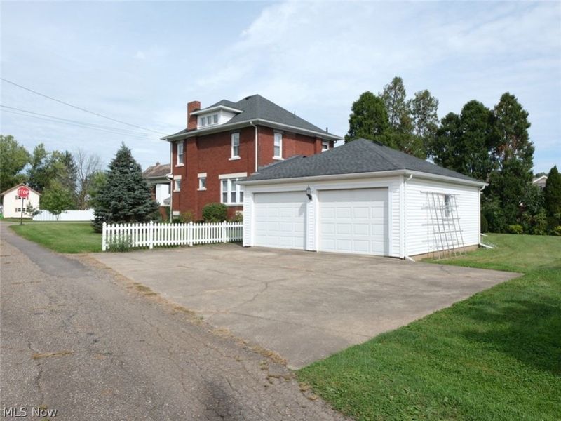 212 5th Street SW, Strasburg, OH 44680 Photo 4