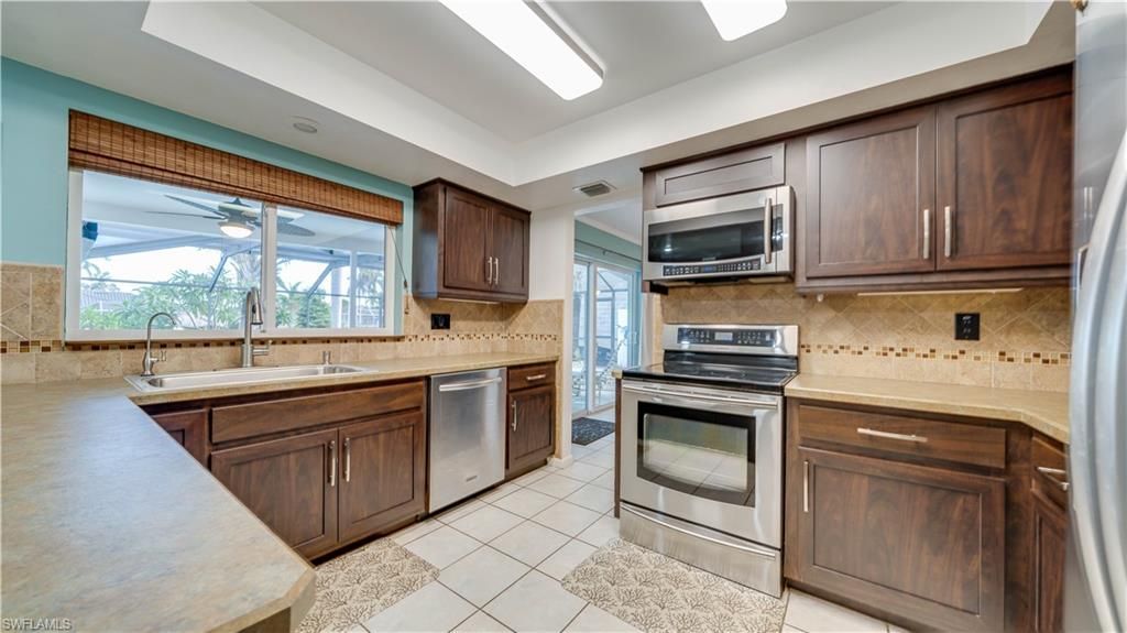 1709 SE 44th St, Cape Coral, FL 33904 Photo