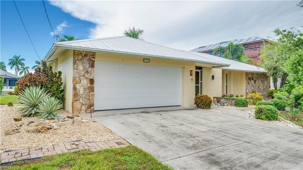 1709 SE 44th St, Cape Coral, FL 33904 Photo