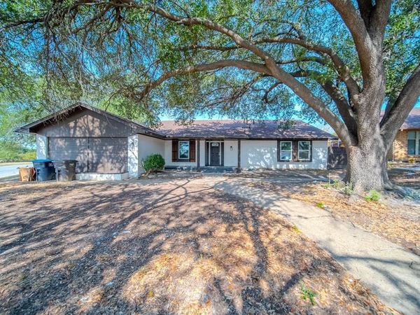 8820 S Normandale Street , Fort Worth, TX 76116