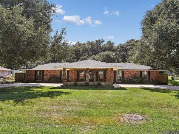 1556 Worsham Dr, Zachary, LA 70791