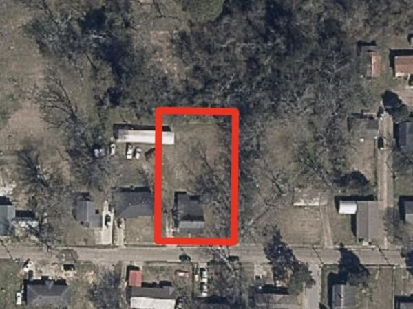 508 Burnett St., Aberdeen, MS 39730