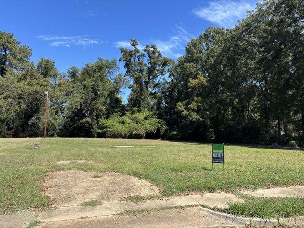 508 Burnett St., Aberdeen, MS 39730